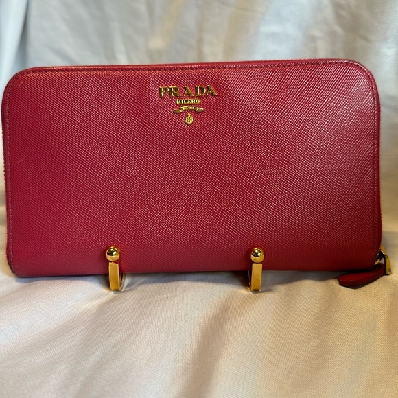 EUC: PRADA Fiery Red Large Saffiano Leather Wallet: - Picture 1 of 8
